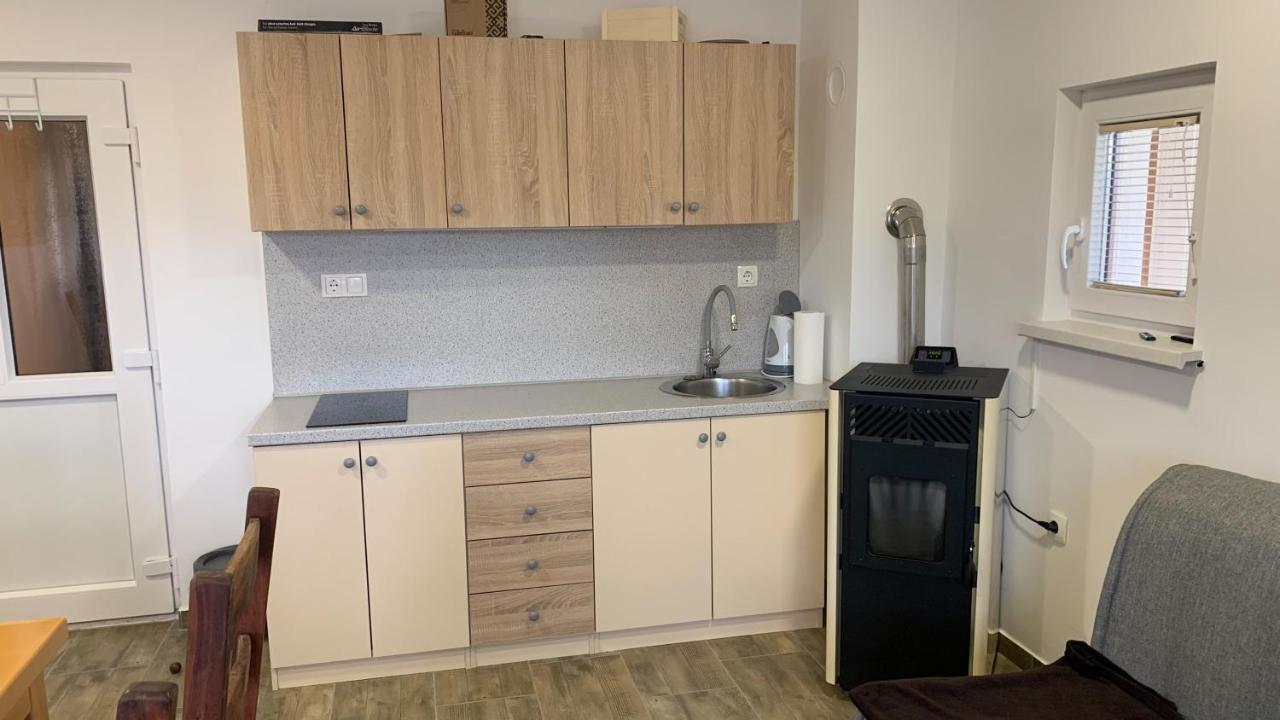 Apartment House Zlacka Gorca Pristava pri Mestinju